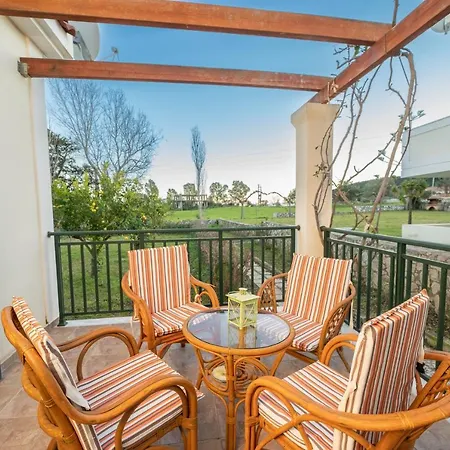 Captain's Villas Apartment *